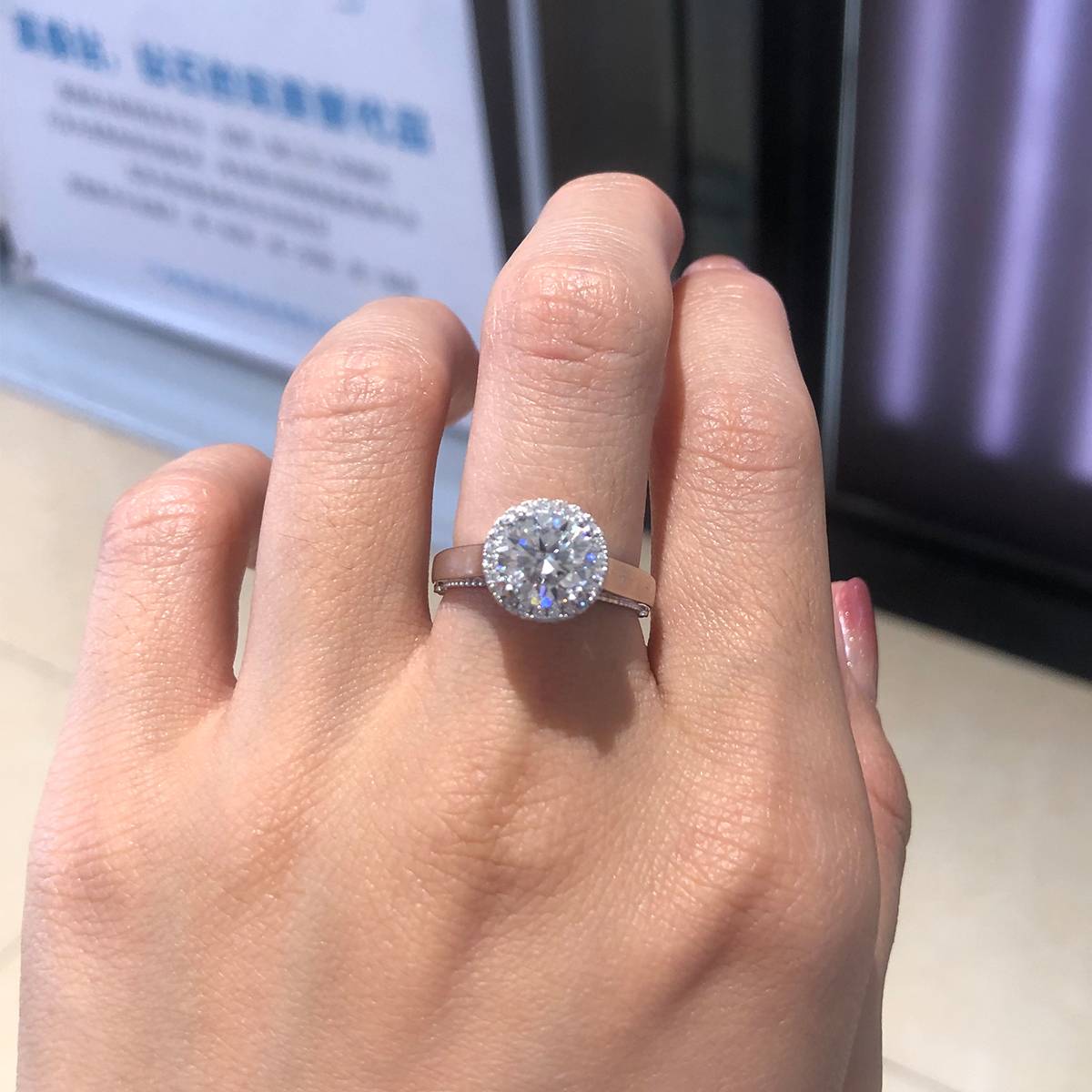 Bare Arm Round Bag Women's Ring S925 Silver Plated Platinum Customized Selection Main Stone Moissanite 2.0ct/Side Stone Cubic Zirconia